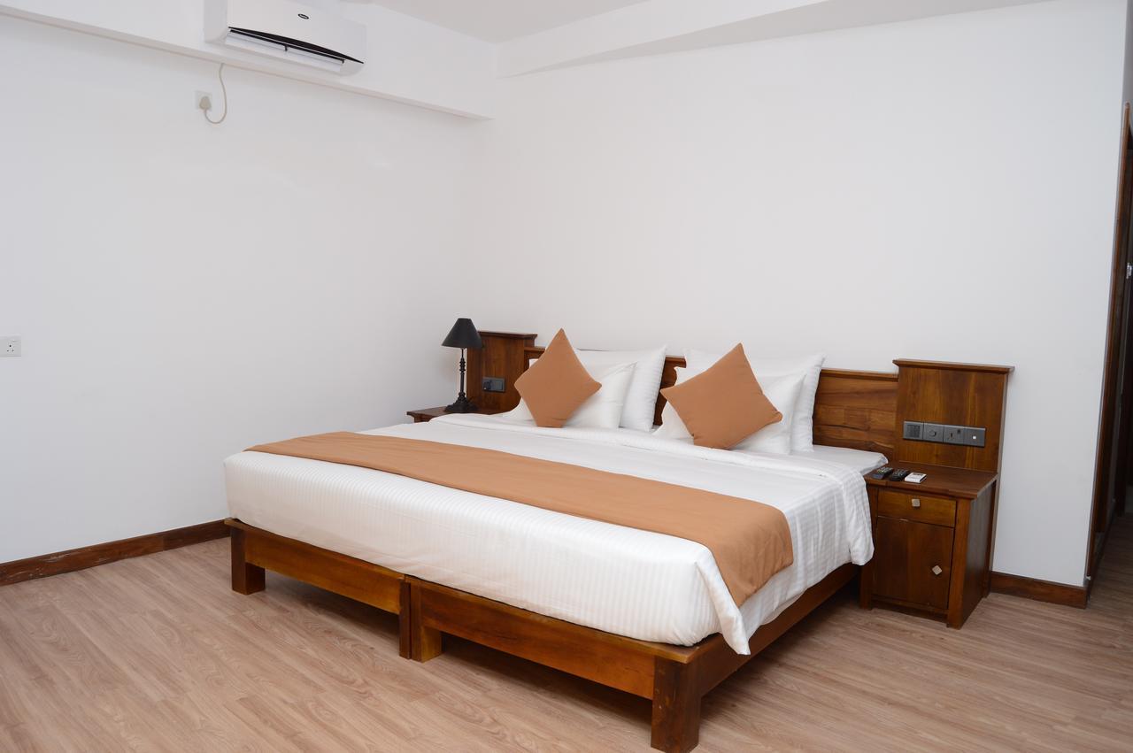 Hotel Sandriana View Kandy